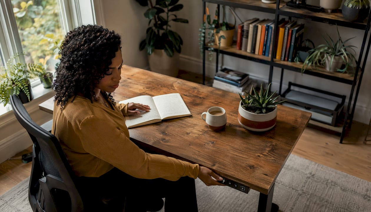 Standing Desk vs Sitting: Your 2026 Health Guide