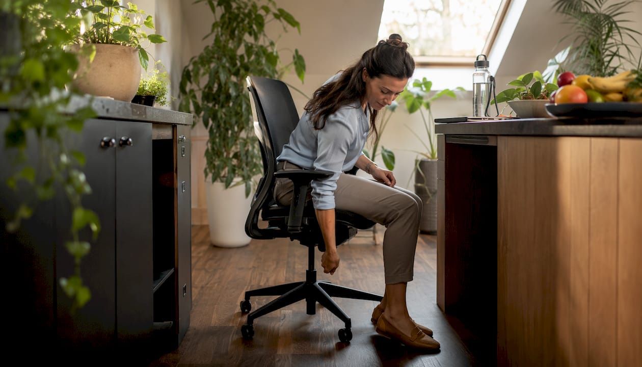 Ergonomic Desk Setup for Pain Relief: Alberta Guide