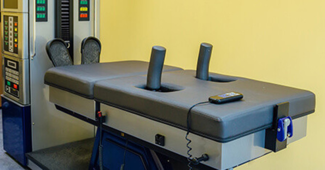 What Is Spinal Decompression Therapy? Could It Work For Me? image