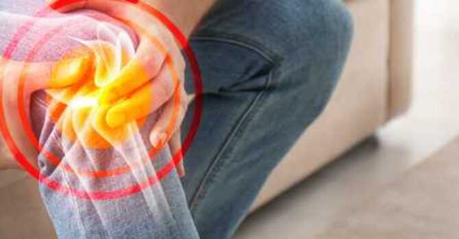 How A Chiropractor Can Address Knee Pain image